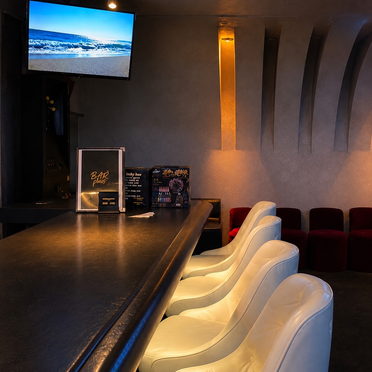 BAR plus カウンター席