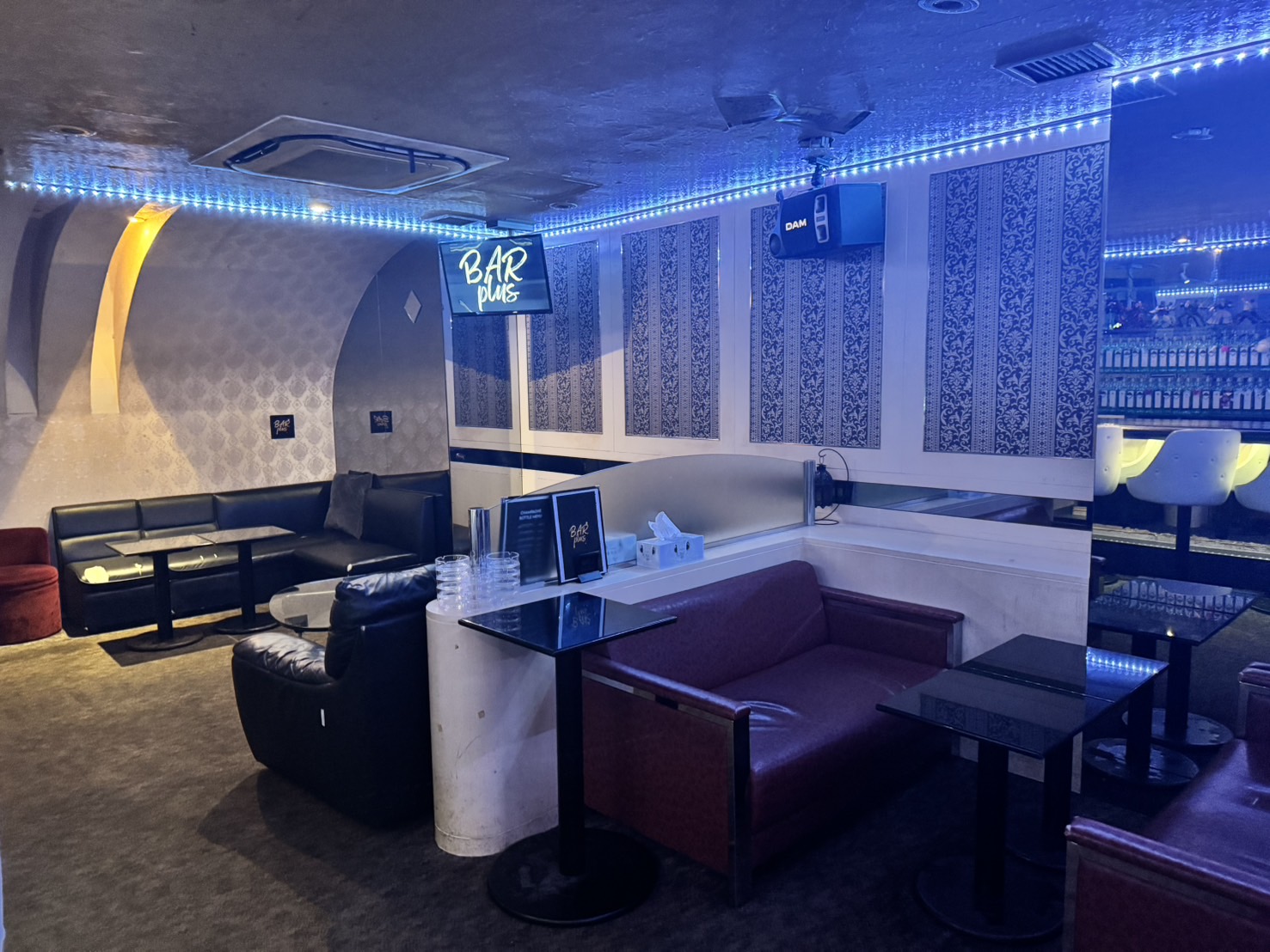 BAR plus ラウンジフロア